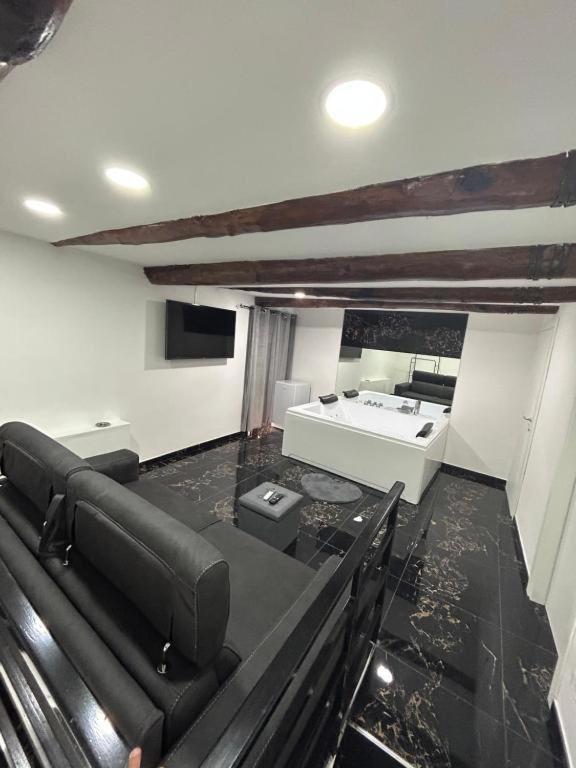 Valentino Luxury Suites Napoli Bagian luar foto