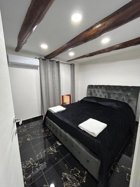 Valentino Luxury Suites Napoli Bagian luar foto