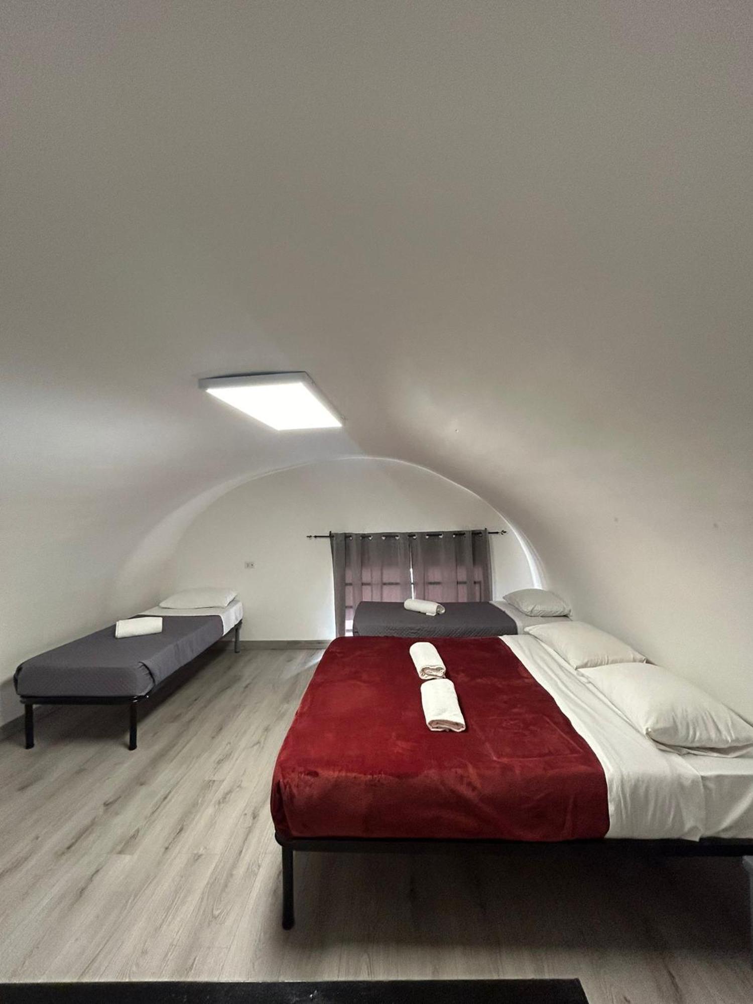 Valentino Luxury Suites Napoli Bagian luar foto