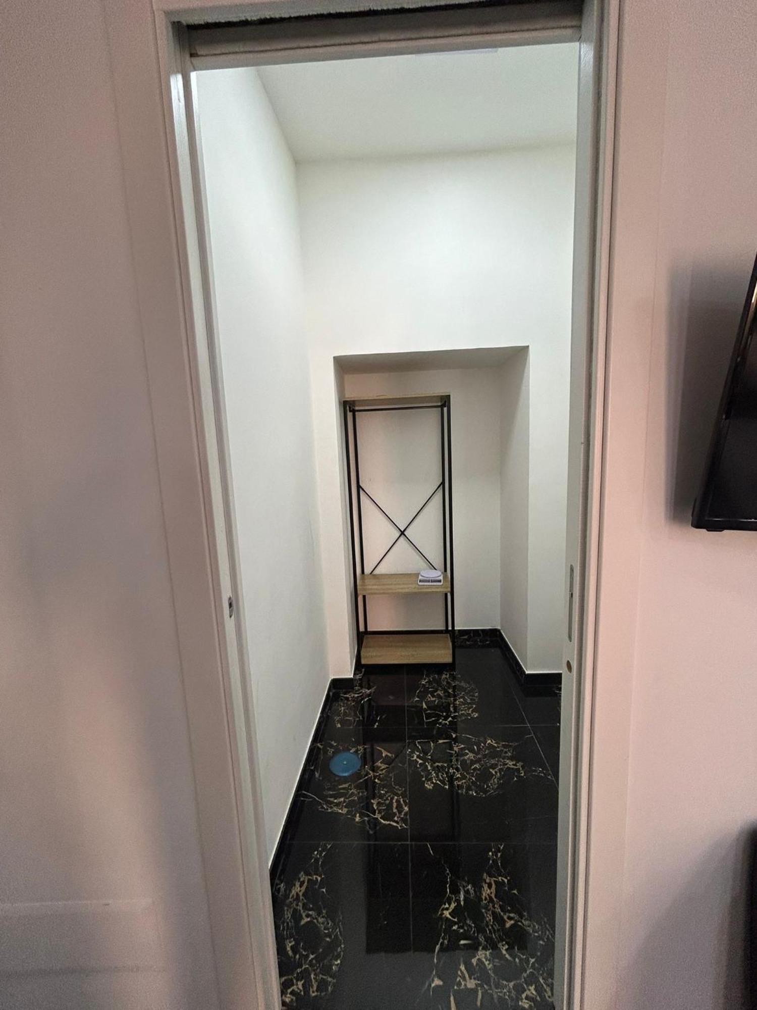 Valentino Luxury Suites Napoli Bagian luar foto