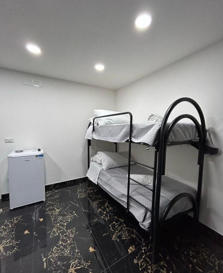 Valentino Luxury Suites Napoli Bagian luar foto