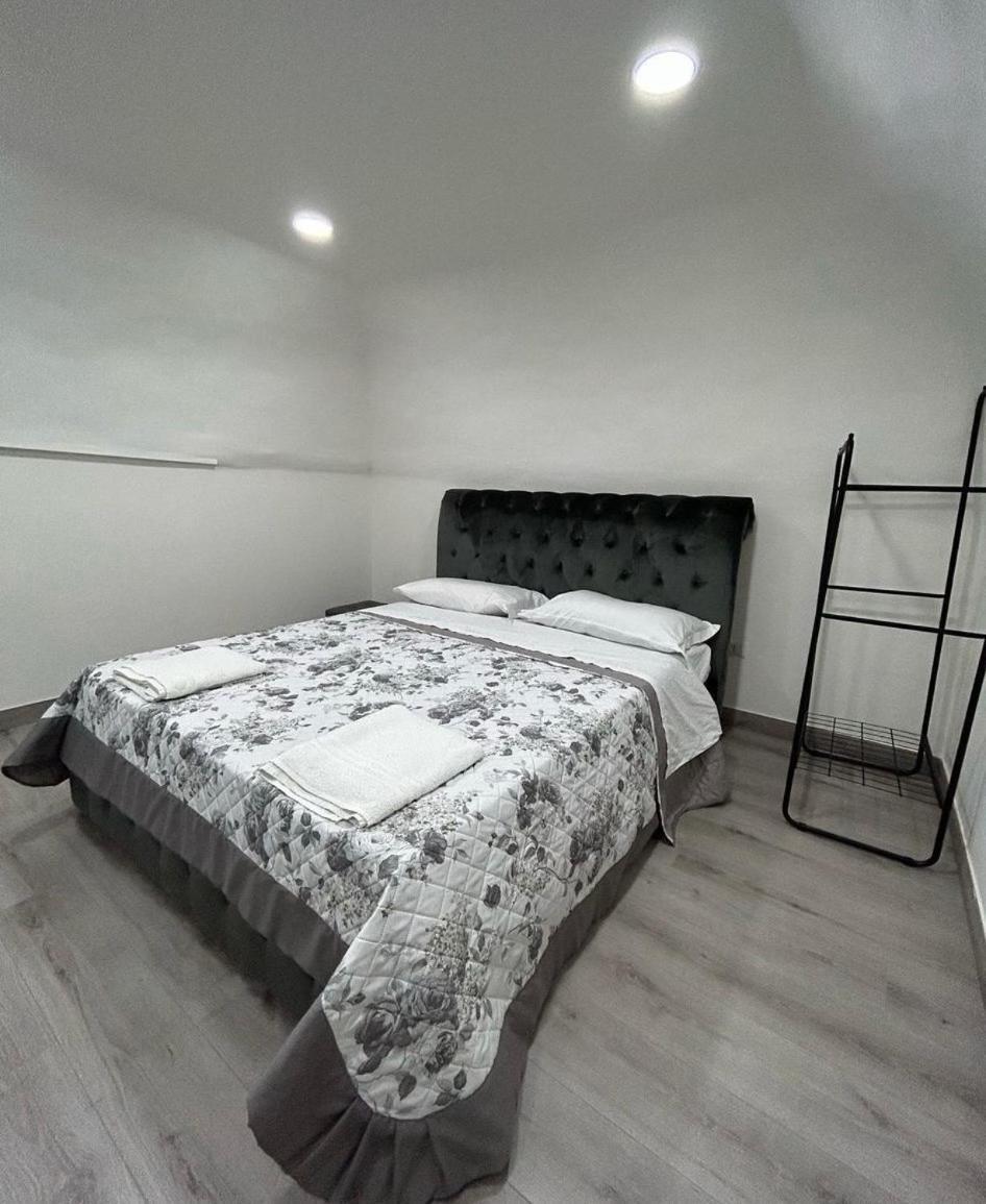 Valentino Luxury Suites Napoli Bagian luar foto