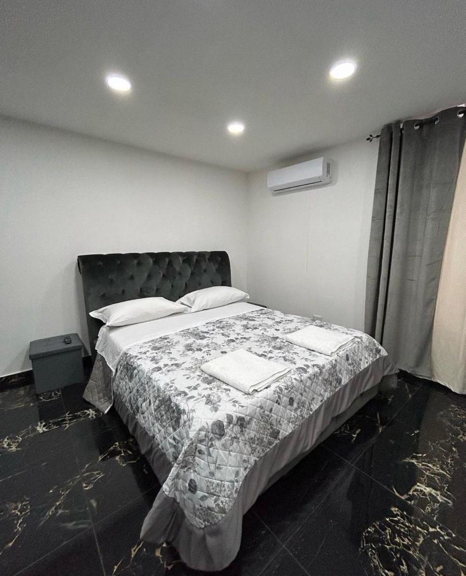 Valentino Luxury Suites Napoli Bagian luar foto